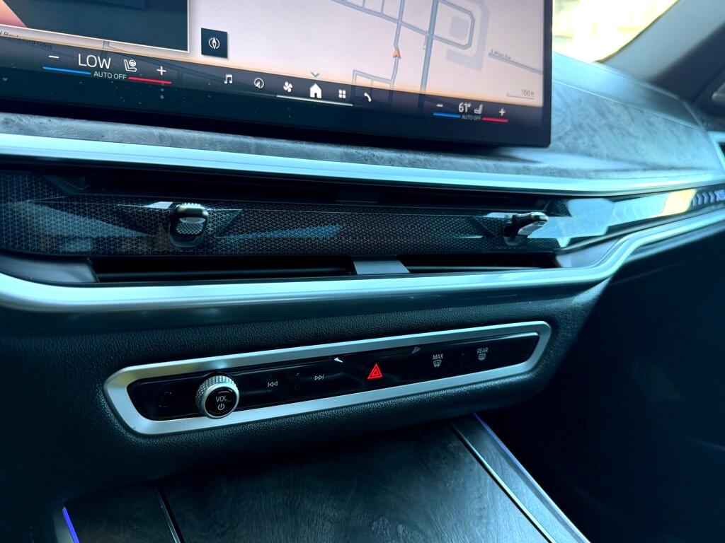 Vehicle image 52 of 56