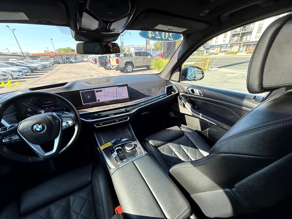 Vehicle image 27 of 56