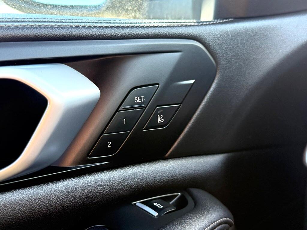 Vehicle image 40 of 56