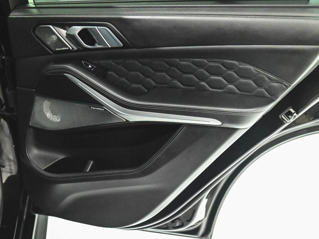 Vehicle image 15 of 47