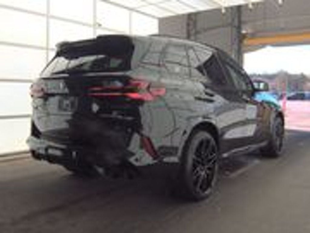 Vehicle image 3 of 47