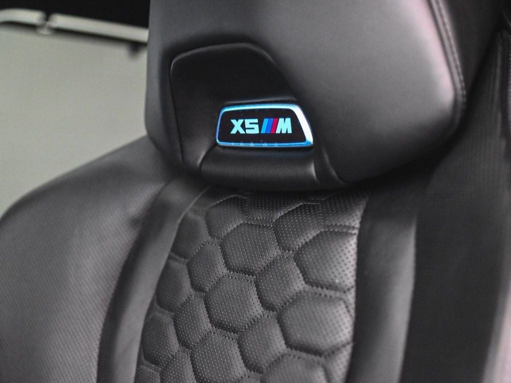 Vehicle image 32 of 47