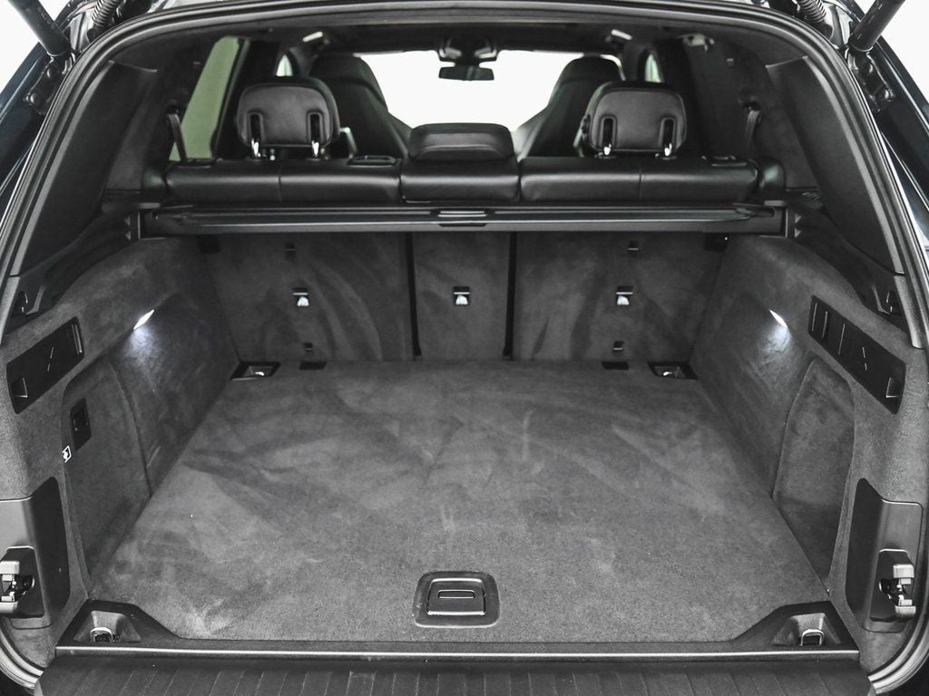 Vehicle image 43 of 47