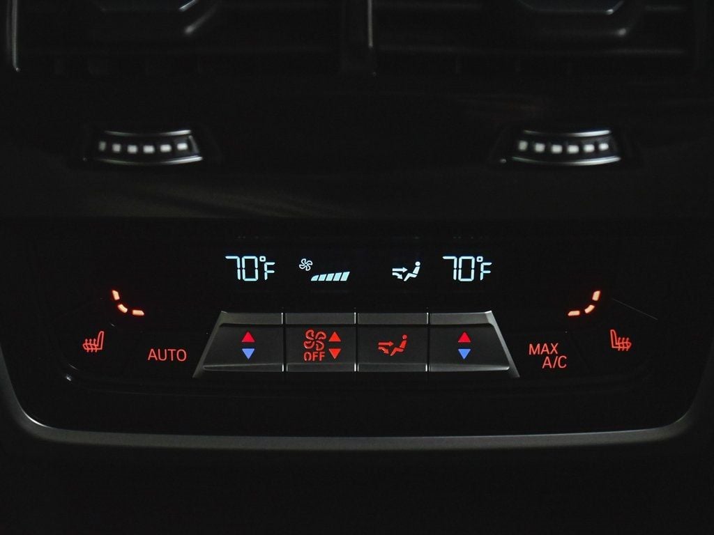 Vehicle image 35 of 47