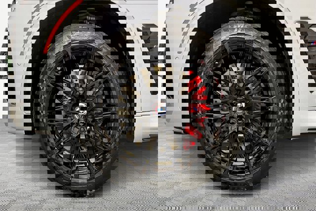 Vehicle image 8 of 34