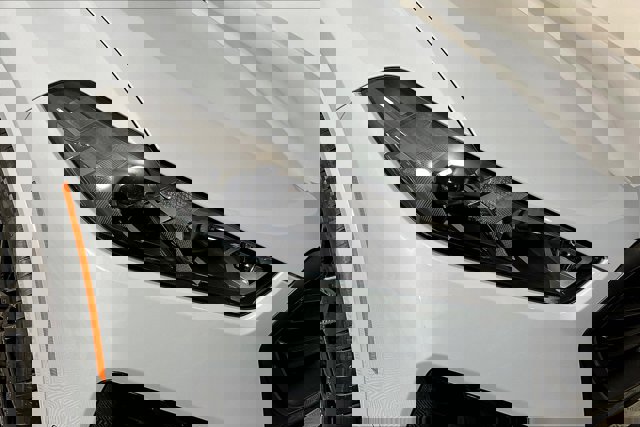 Vehicle image 21 of 34