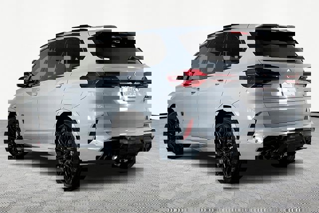 Vehicle image 6 of 34