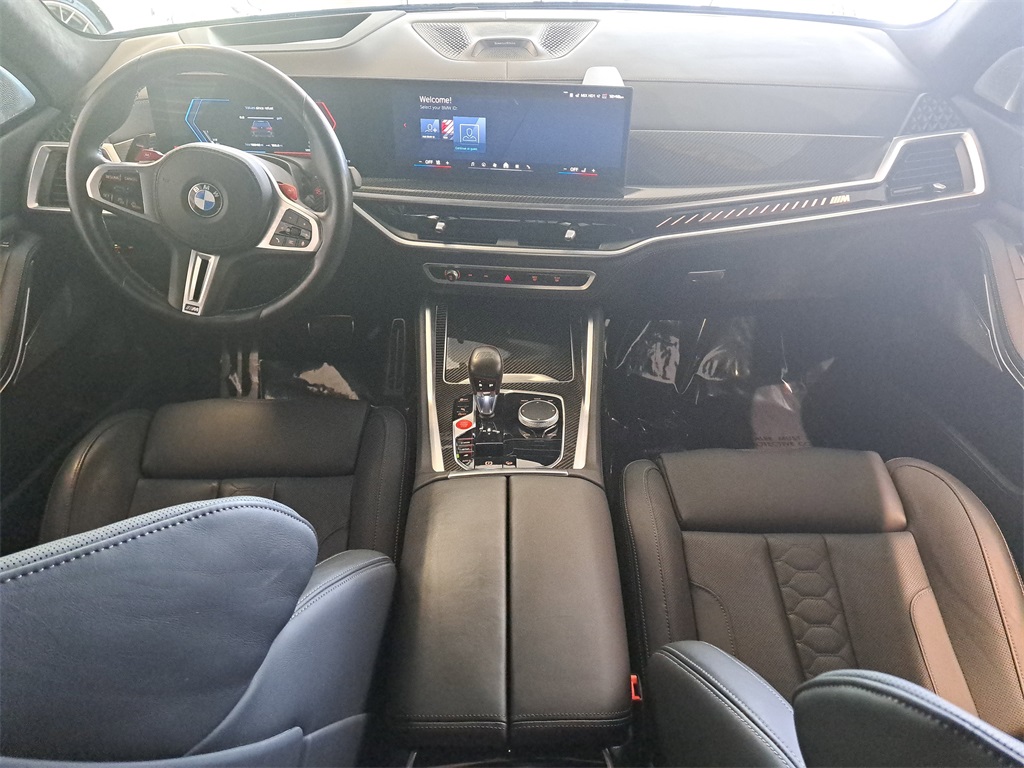 Vehicle image 25 of 34