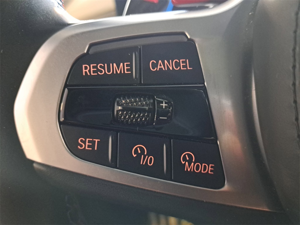 Vehicle image 31 of 34