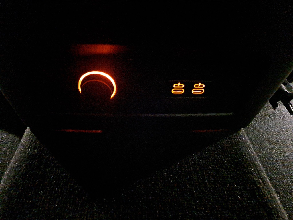 Vehicle image 26 of 34