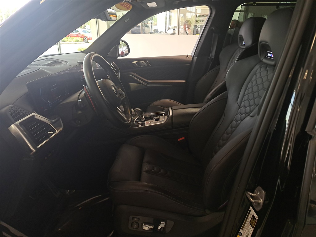 Vehicle image 11 of 34