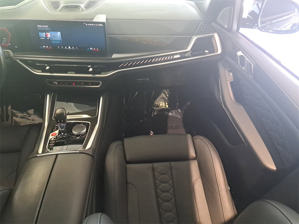 Vehicle image 24 of 34