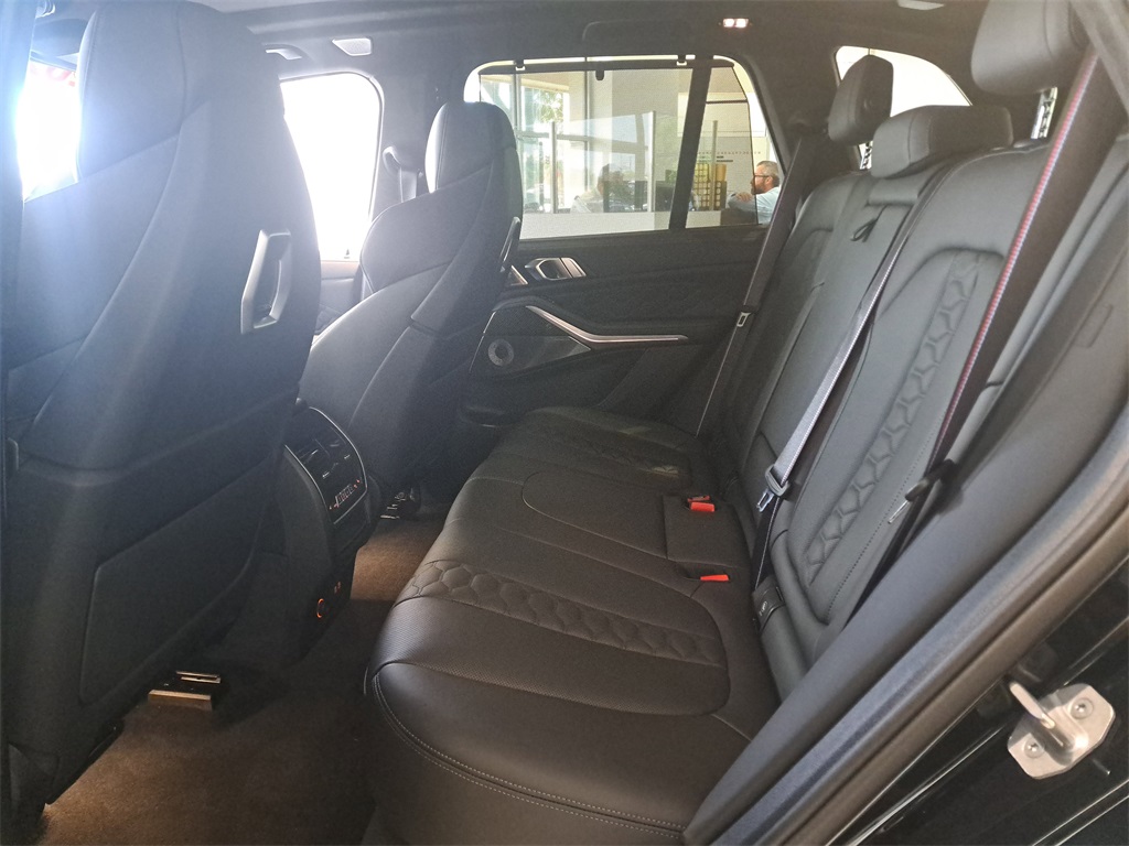 Vehicle image 9 of 34