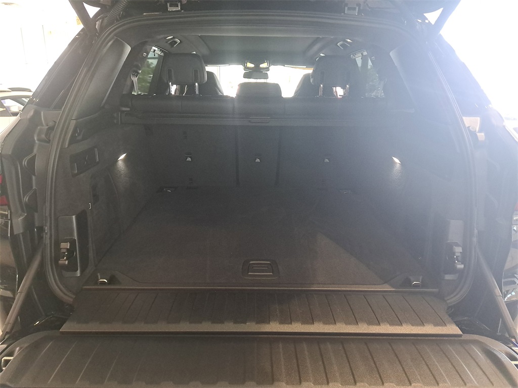Vehicle image 6 of 34