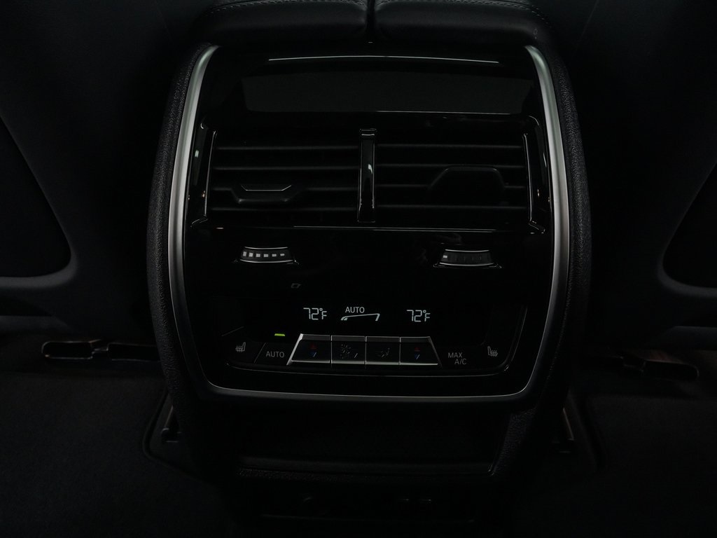 Vehicle image 29 of 39