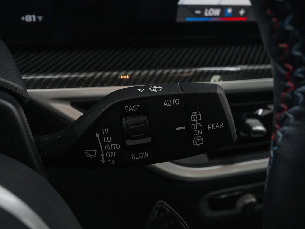 Vehicle image 33 of 39