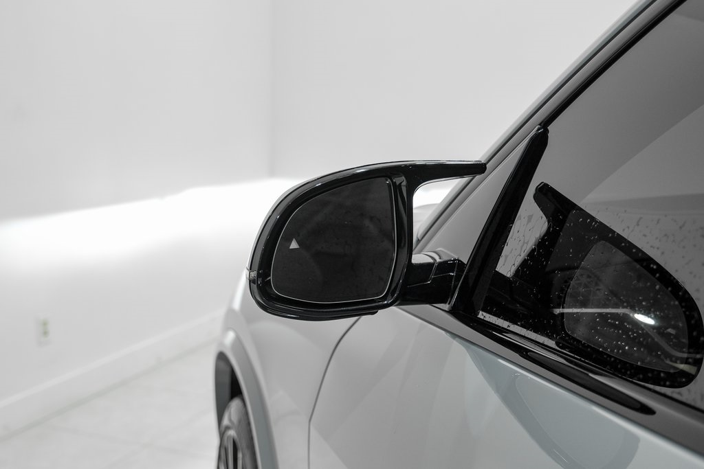 Vehicle image 43 of 62