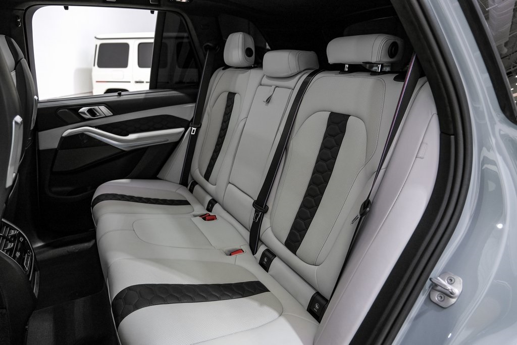 Vehicle image 41 of 62
