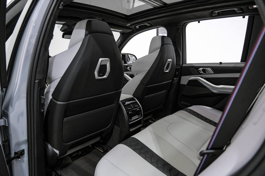 Vehicle image 40 of 62