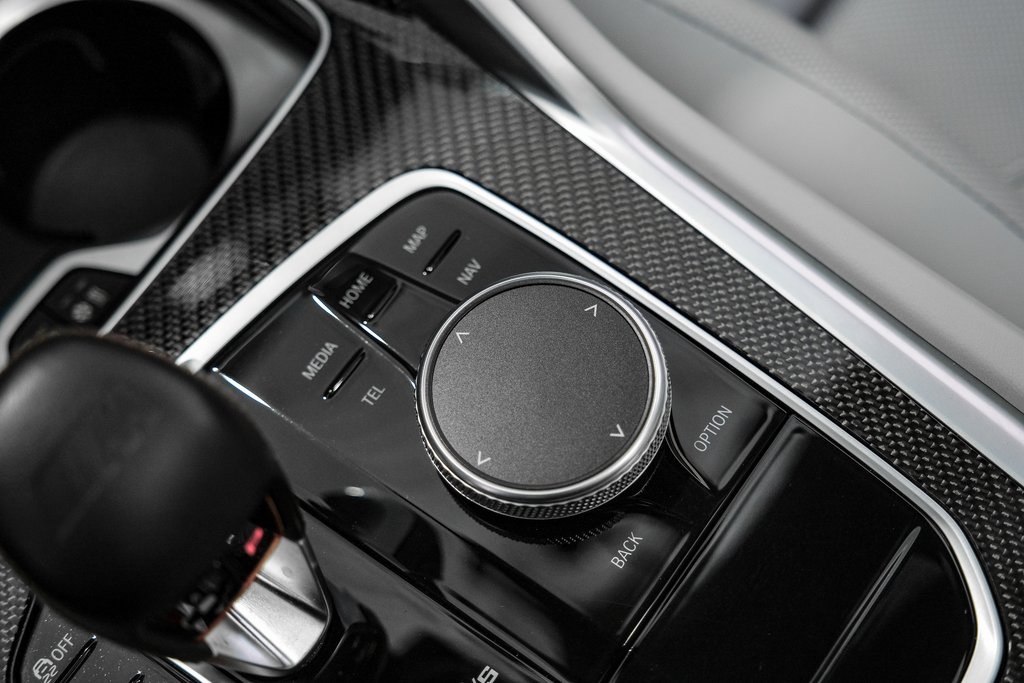 Vehicle image 28 of 62