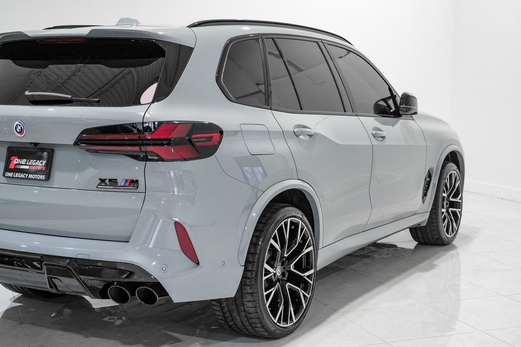 Vehicle image 4 of 62