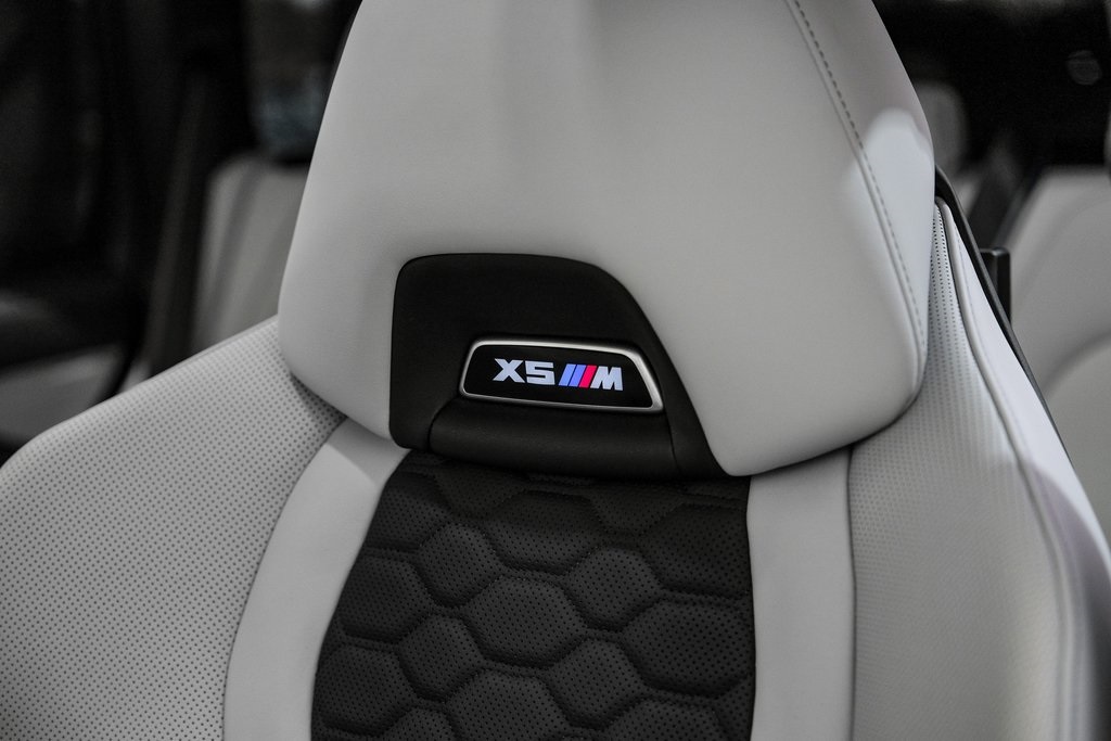 Vehicle image 33 of 62