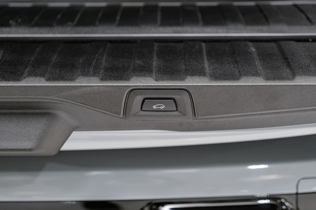Vehicle image 57 of 62