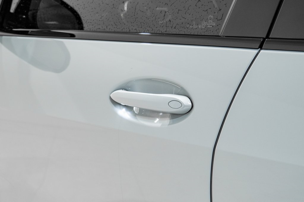 Vehicle image 42 of 62