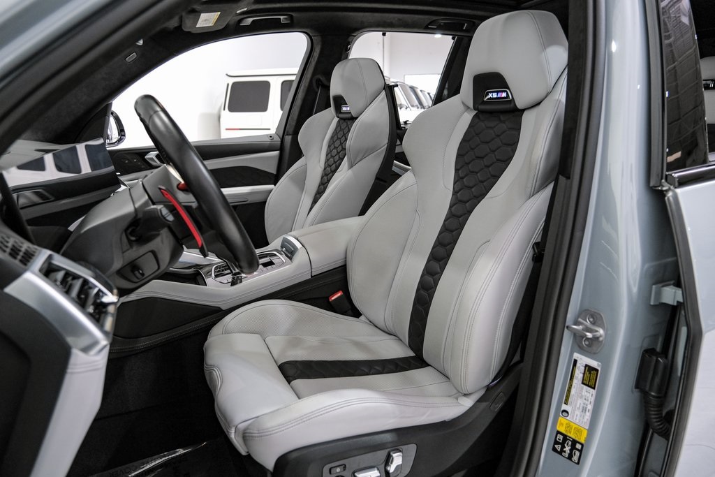 Vehicle image 11 of 62