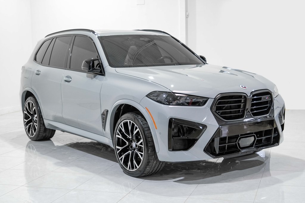 Vehicle image 3 of 62