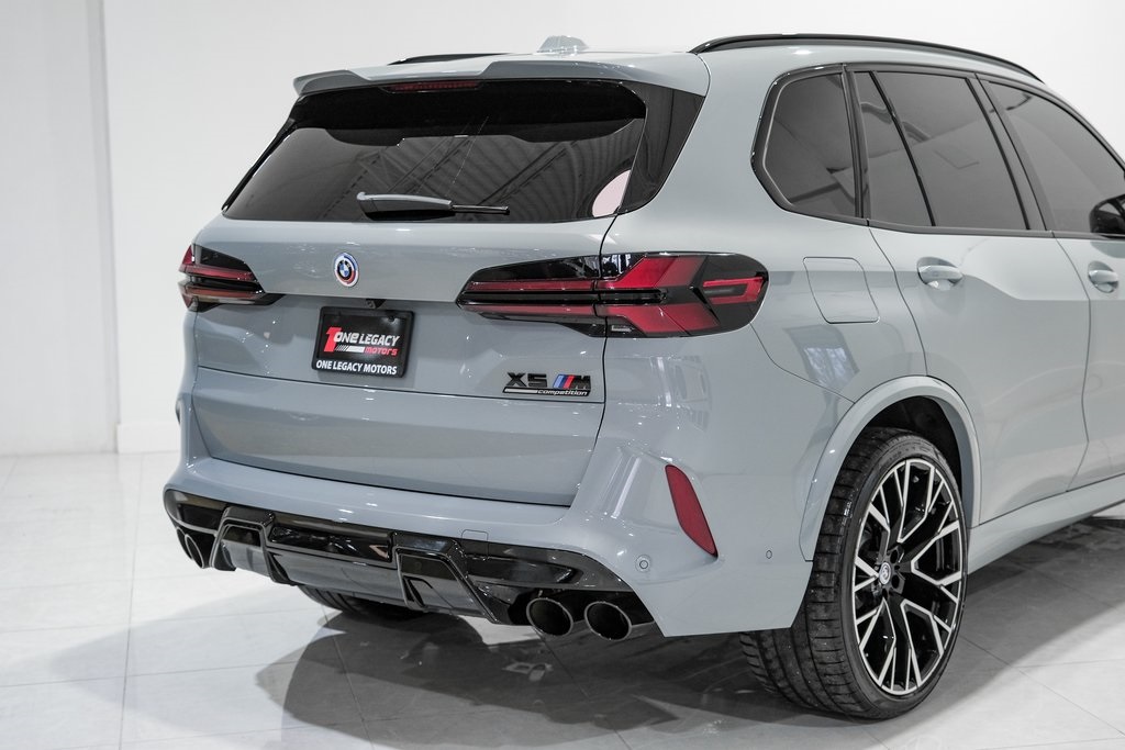 Vehicle image 6 of 62