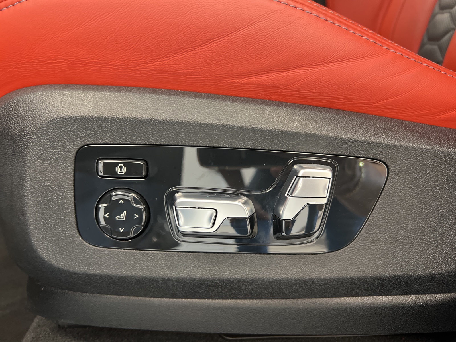 Vehicle image 39 of 72