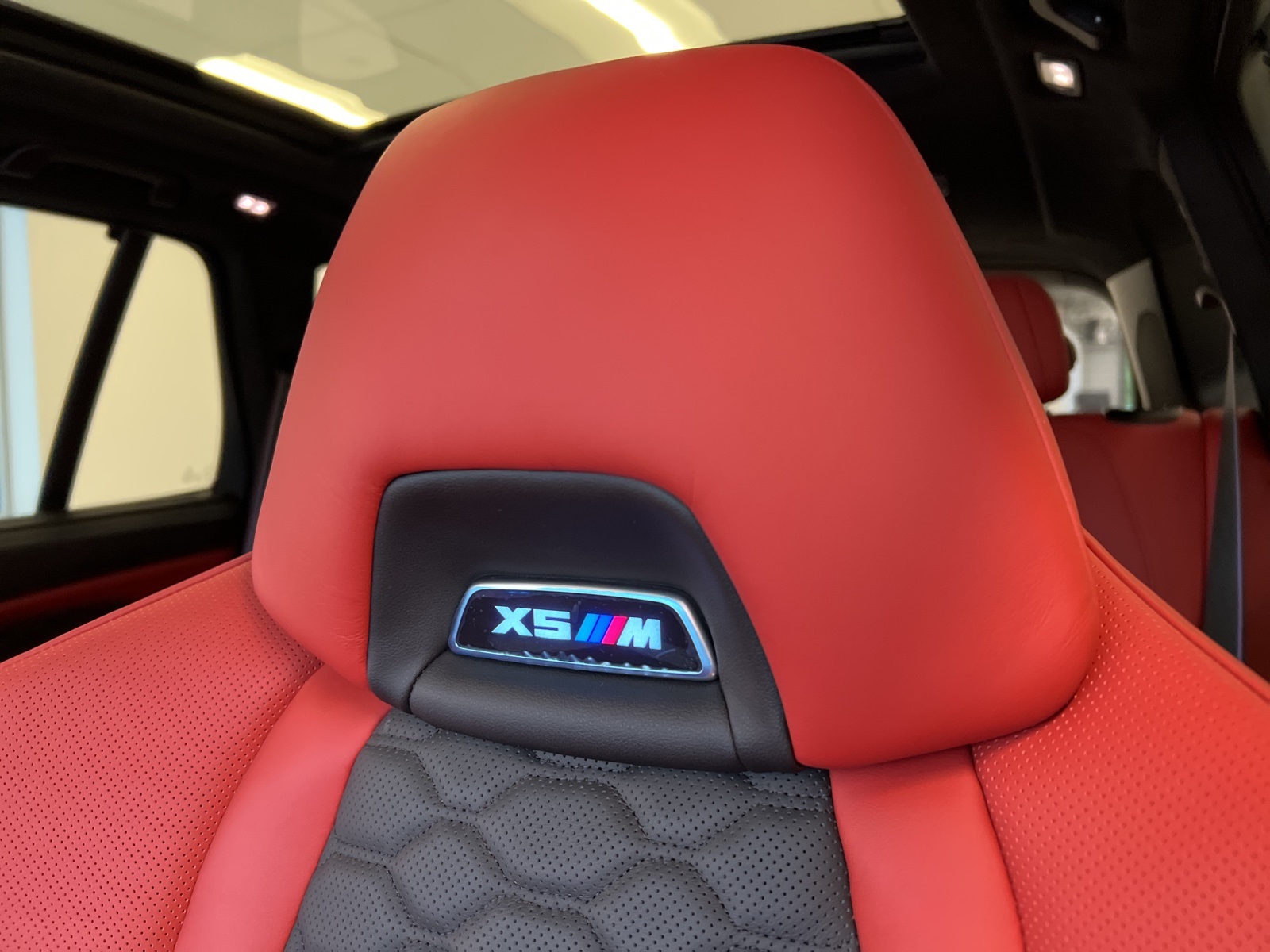 Vehicle image 36 of 72
