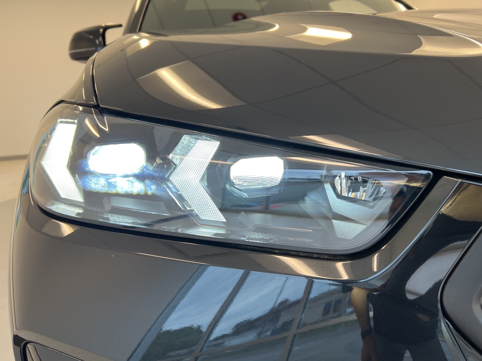 Vehicle image 64 of 72