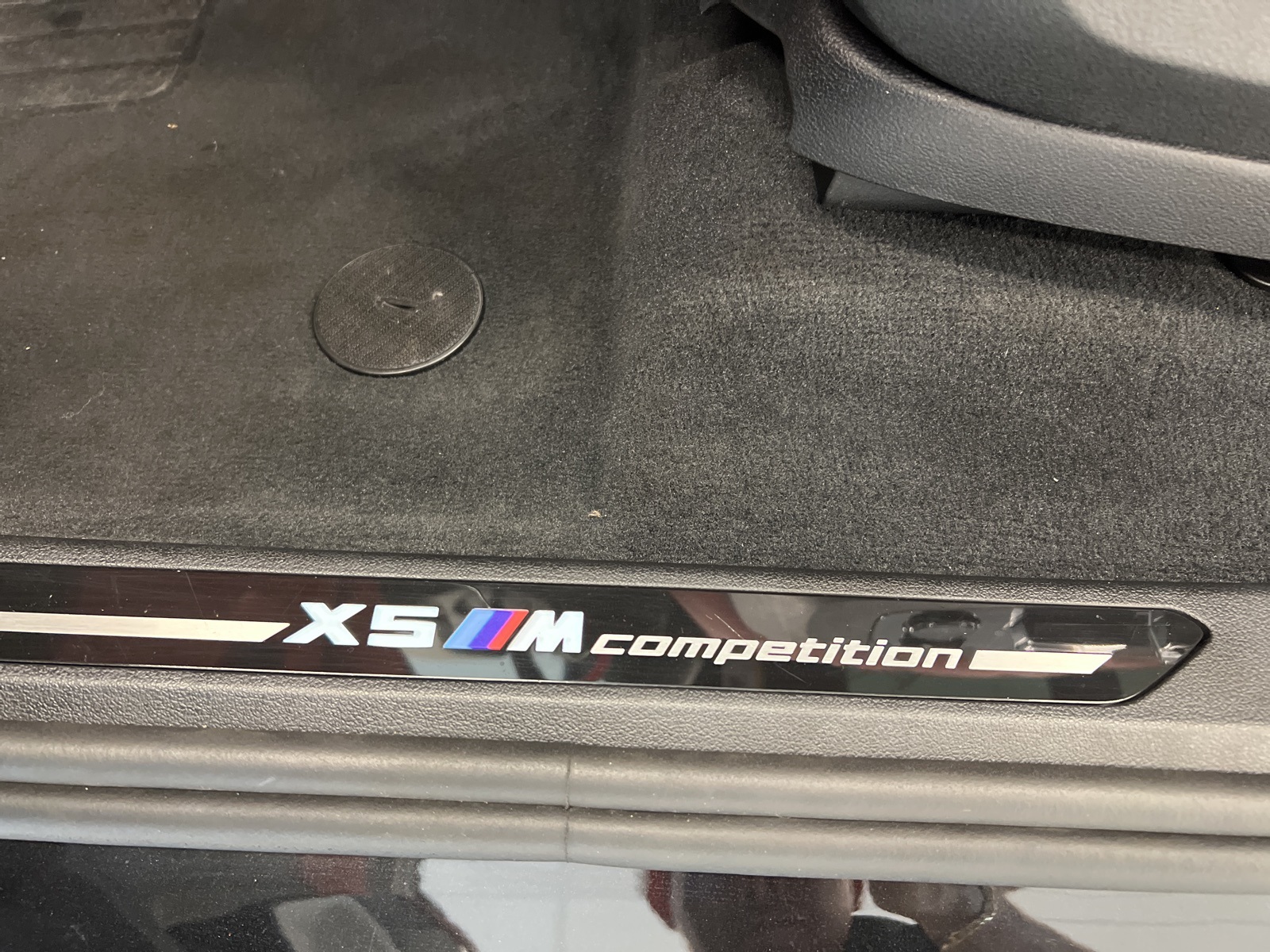 Vehicle image 40 of 72