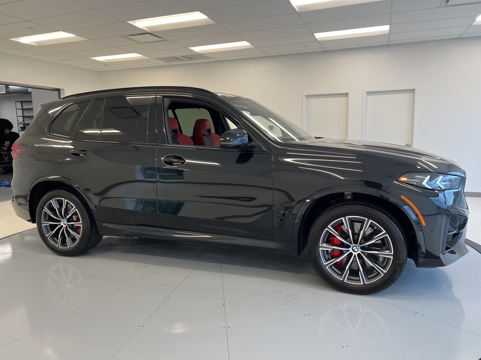 Vehicle image 5 of 72