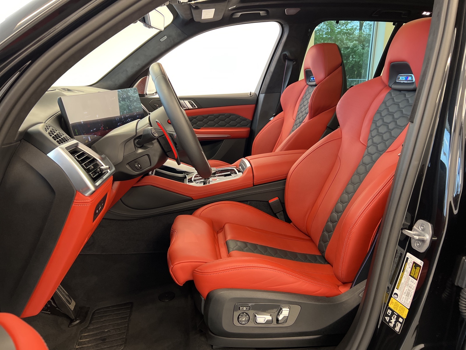 Vehicle image 37 of 72
