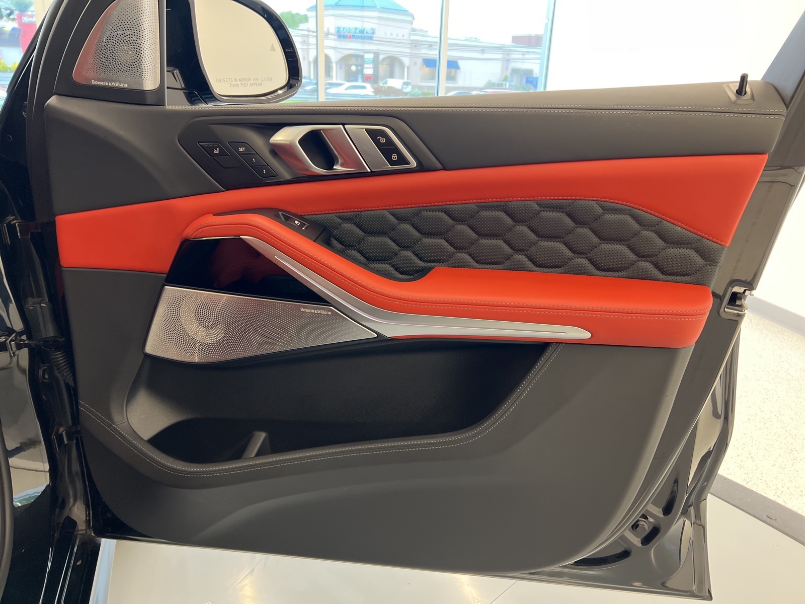 Vehicle image 51 of 72