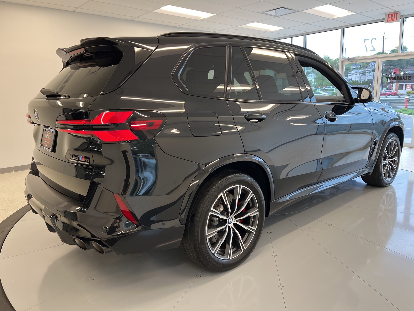 Vehicle image 8 of 72