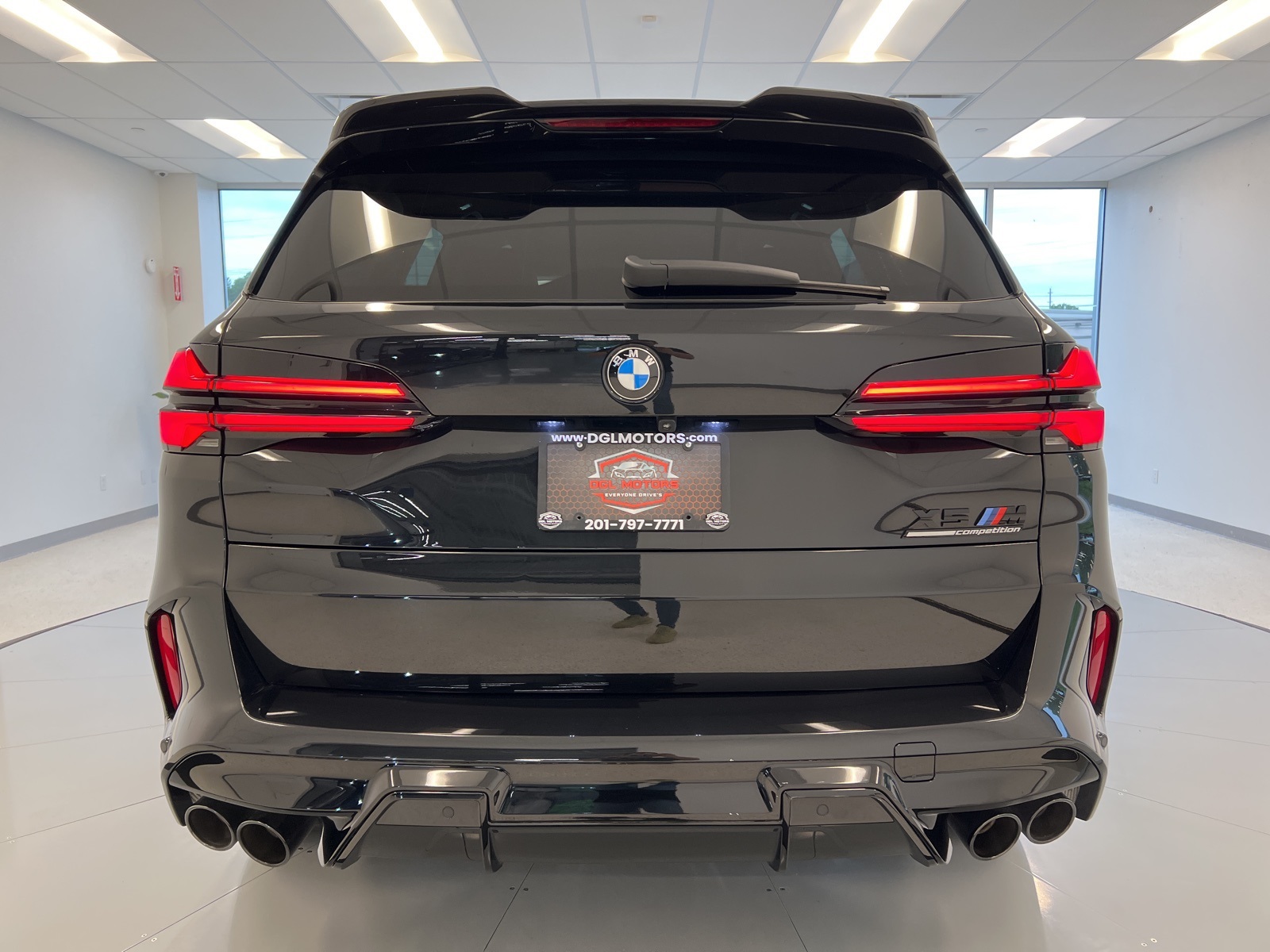 Vehicle image 14 of 72