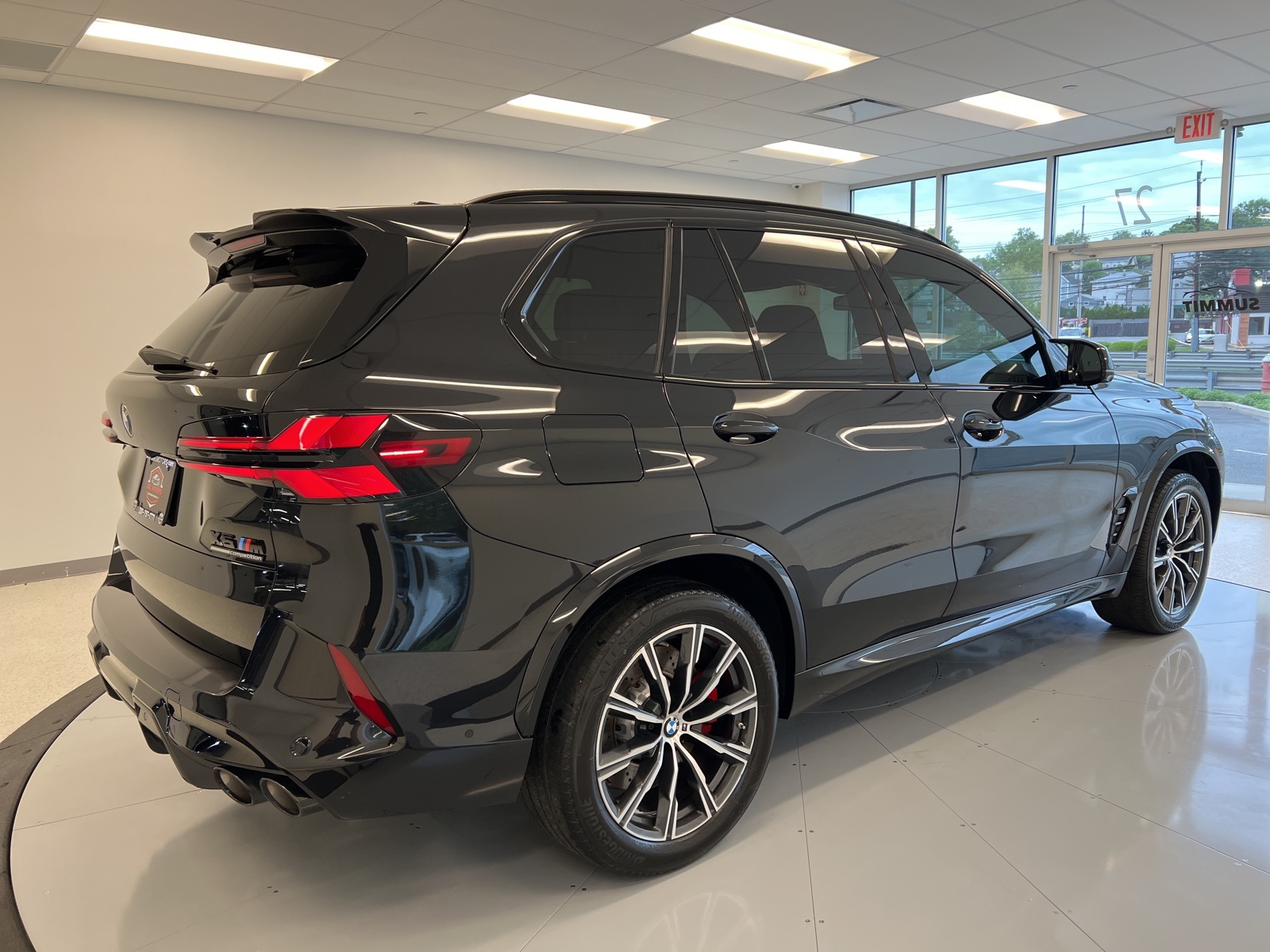 Vehicle image 9 of 72