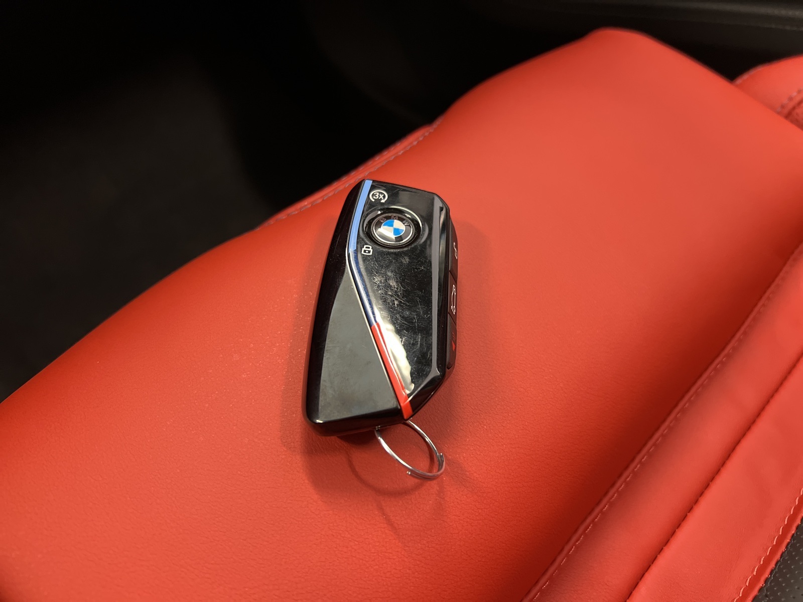 Vehicle image 32 of 72