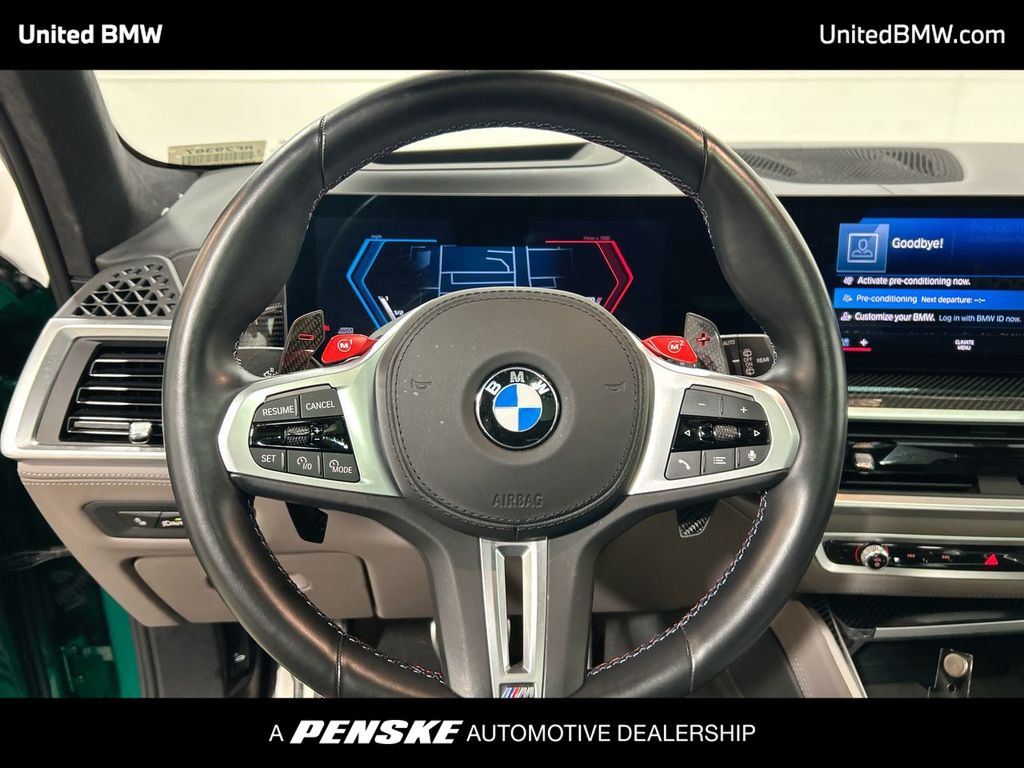 Vehicle image 21 of 23