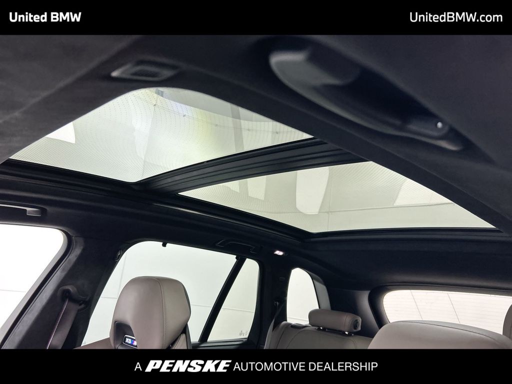 Vehicle image 22 of 23