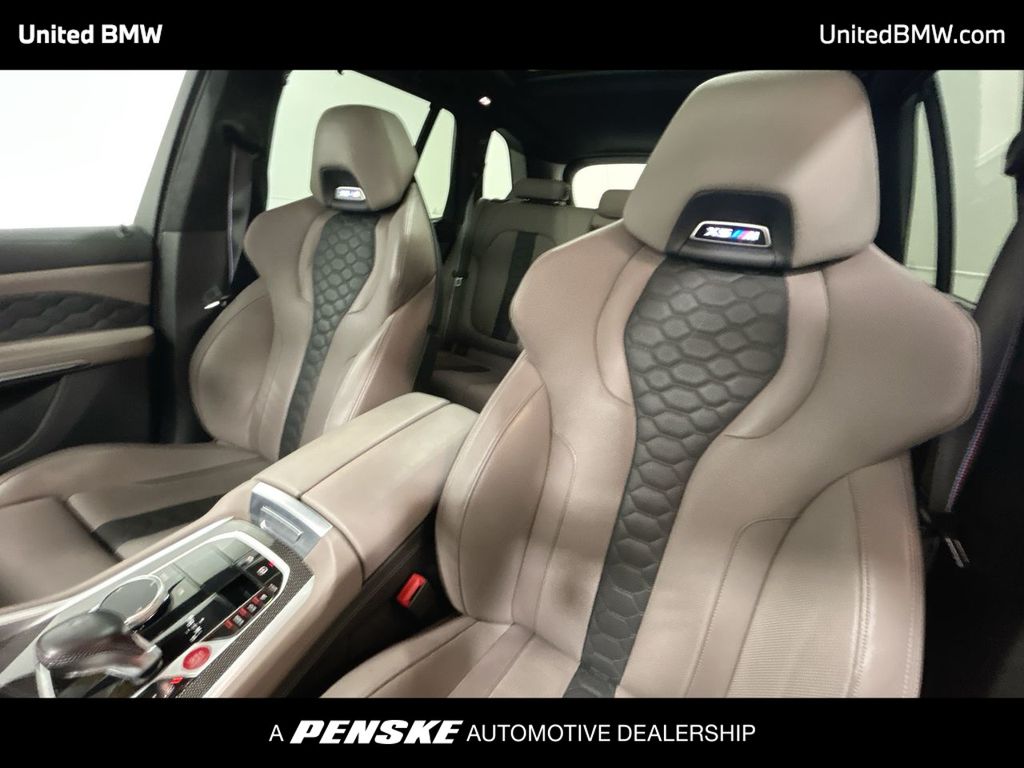 Vehicle image 13 of 23