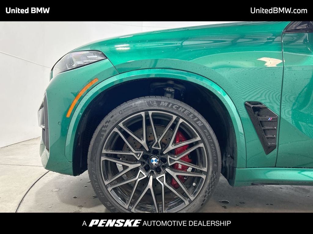 Vehicle image 11 of 23