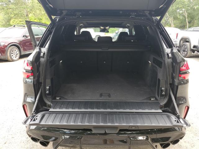 Vehicle image 27 of 32