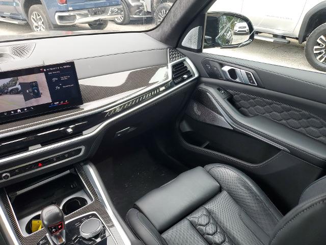 Vehicle image 12 of 32