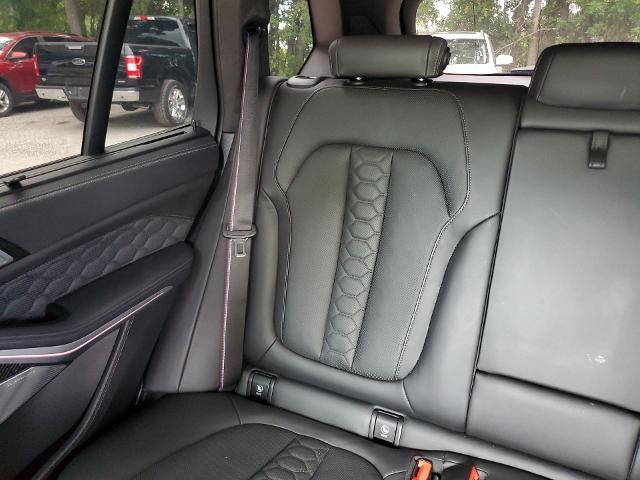 Vehicle image 13 of 32