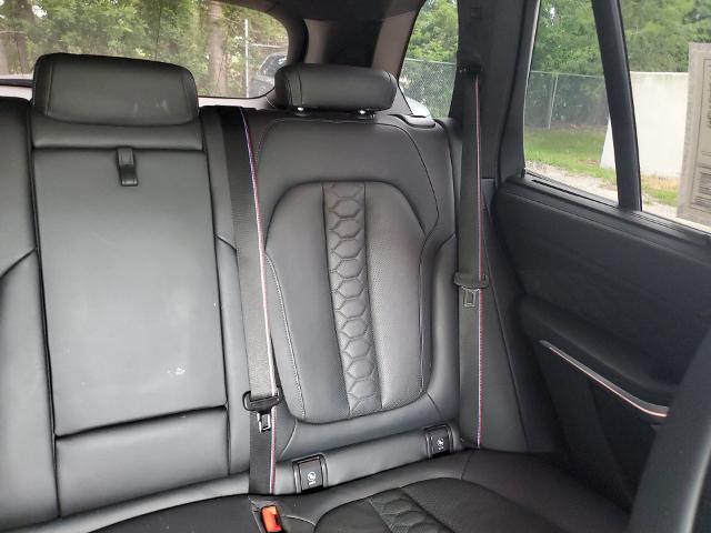 Vehicle image 15 of 32